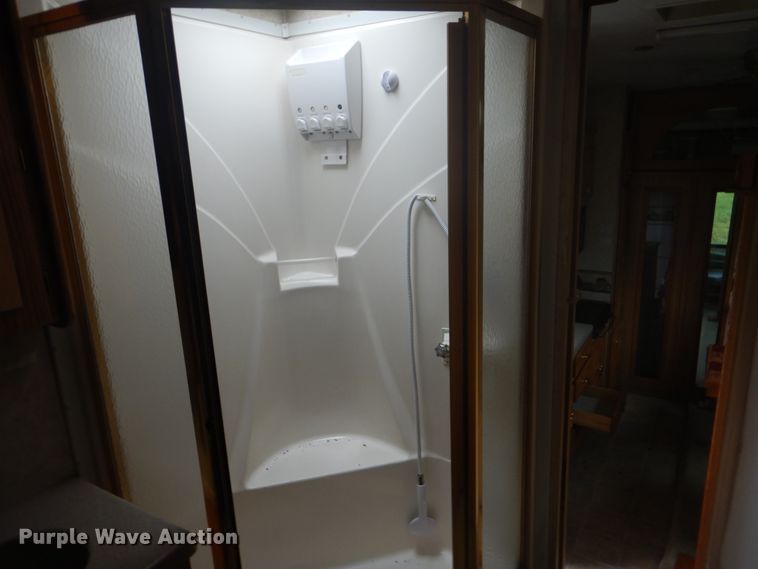 image for item DI2269 2004 Cedar Creek 37RDQS camper