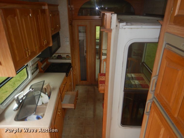 image for item DI2269 2004 Cedar Creek 37RDQS camper