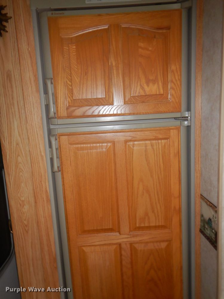 image for item DI2269 2004 Cedar Creek 37RDQS camper