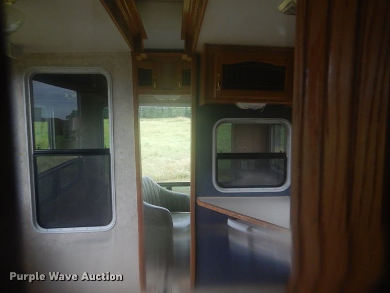 image for item DI2269 2004 Cedar Creek 37RDQS camper