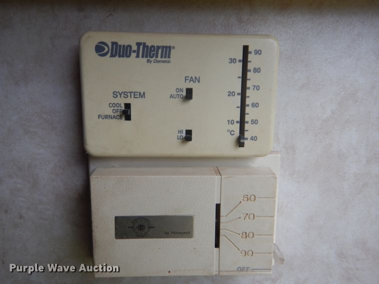 image for item DI2269 2004 Cedar Creek 37RDQS camper