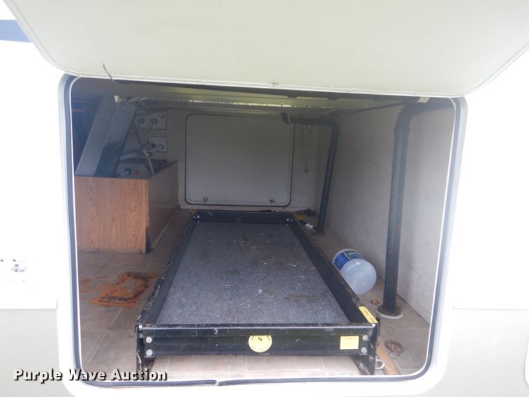 image for item DI2269 2004 Cedar Creek 37RDQS camper