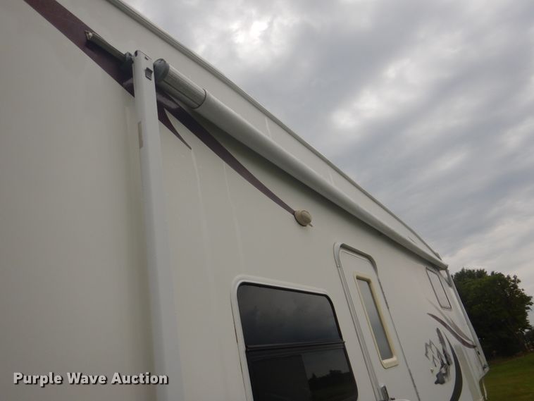 image for item DI2269 2004 Cedar Creek 37RDQS camper