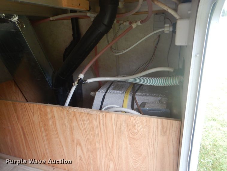 image for item DI2269 2004 Cedar Creek 37RDQS camper