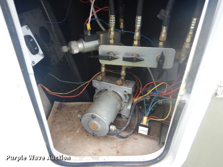 image for item DI2269 2004 Cedar Creek 37RDQS camper