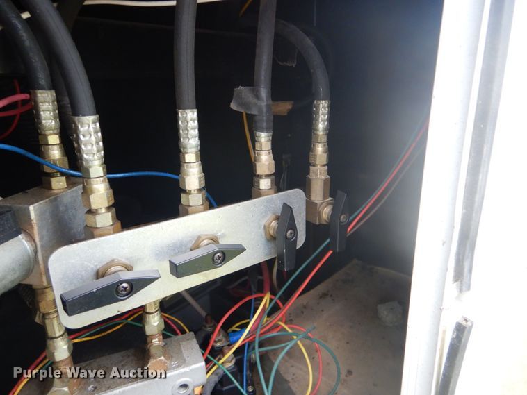 image for item DI2269 2004 Cedar Creek 37RDQS camper