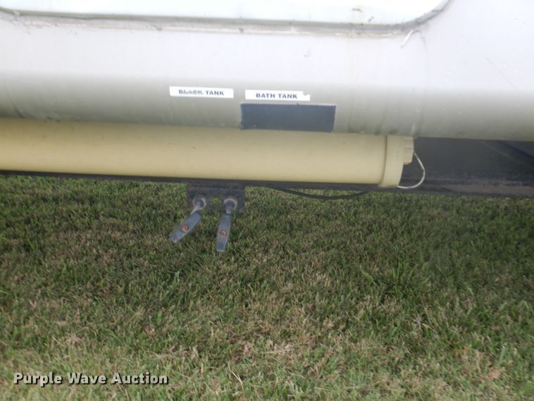 image for item DI2269 2004 Cedar Creek 37RDQS camper