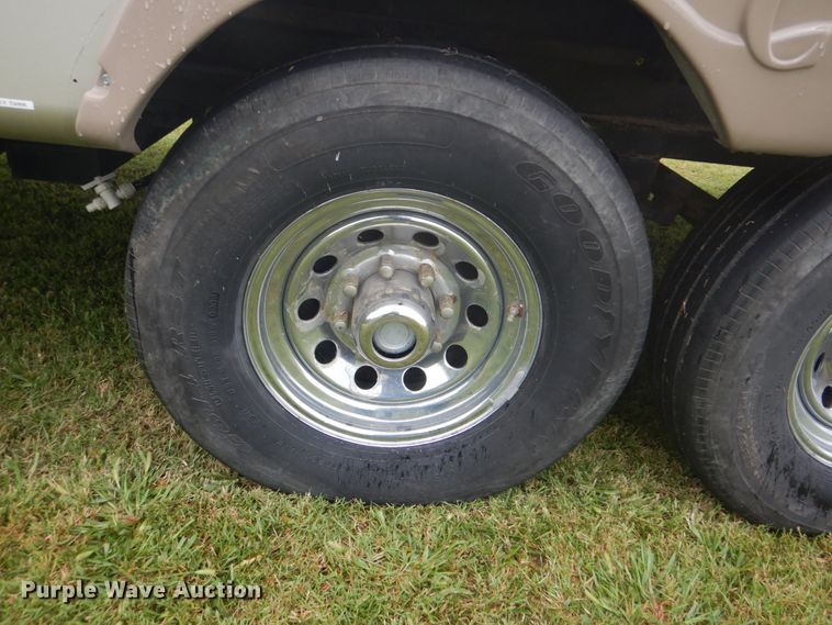 image for item DI2269 2004 Cedar Creek 37RDQS camper