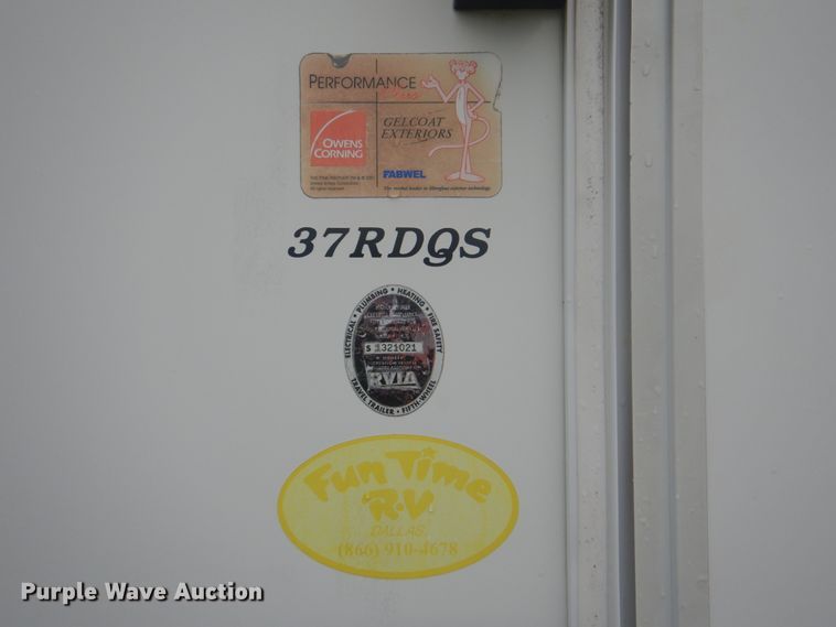 image for item DI2269 2004 Cedar Creek 37RDQS camper