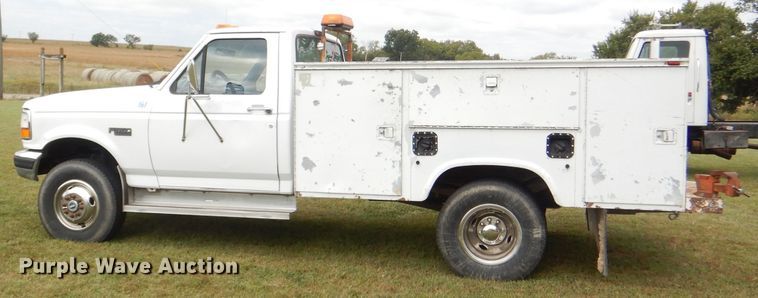 image for item DI2537 1997 Ford F350 XLT utility bed pickup truck