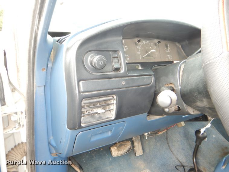 image for item DI2537 1997 Ford F350 XLT utility bed pickup truck