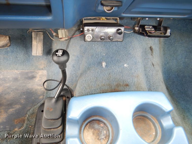 image for item DI2537 1997 Ford F350 XLT utility bed pickup truck