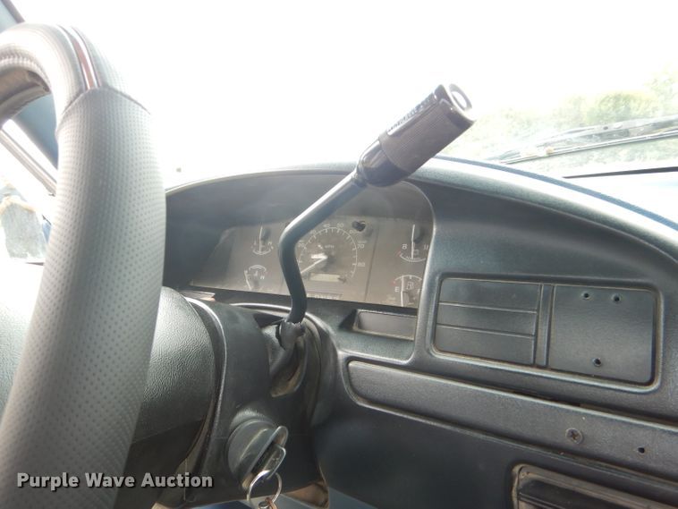 image for item DI2537 1997 Ford F350 XLT utility bed pickup truck