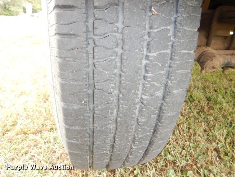 image for item DI2537 1997 Ford F350 XLT utility bed pickup truck