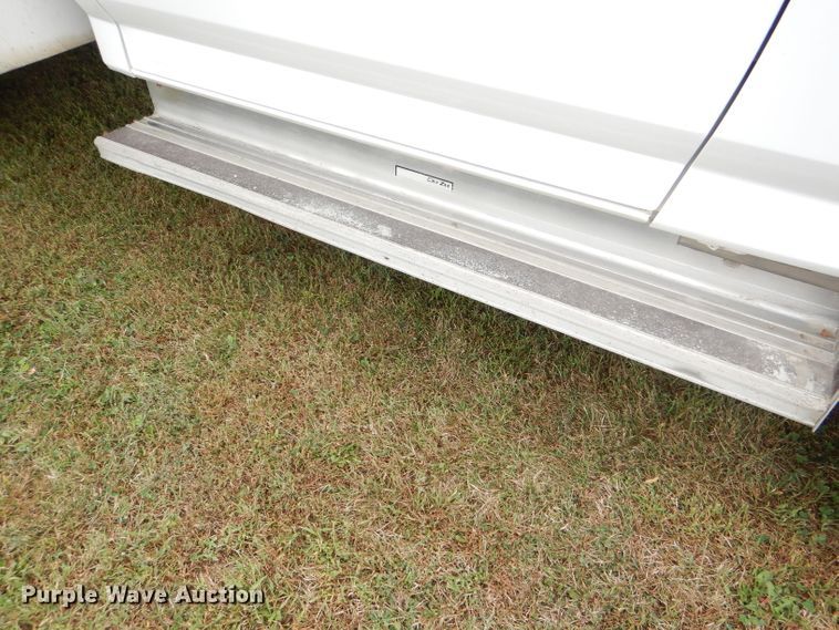 image for item DI2537 1997 Ford F350 XLT utility bed pickup truck