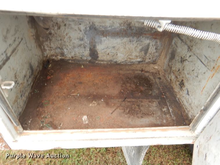 image for item DI2537 1997 Ford F350 XLT utility bed pickup truck