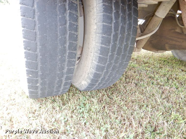 image for item DI2537 1997 Ford F350 XLT utility bed pickup truck