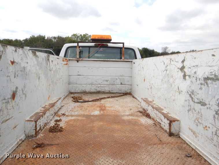image for item DI2537 1997 Ford F350 XLT utility bed pickup truck