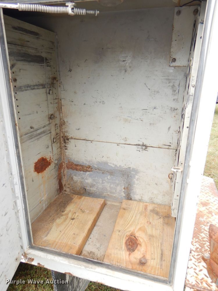 image for item DI2537 1997 Ford F350 XLT utility bed pickup truck