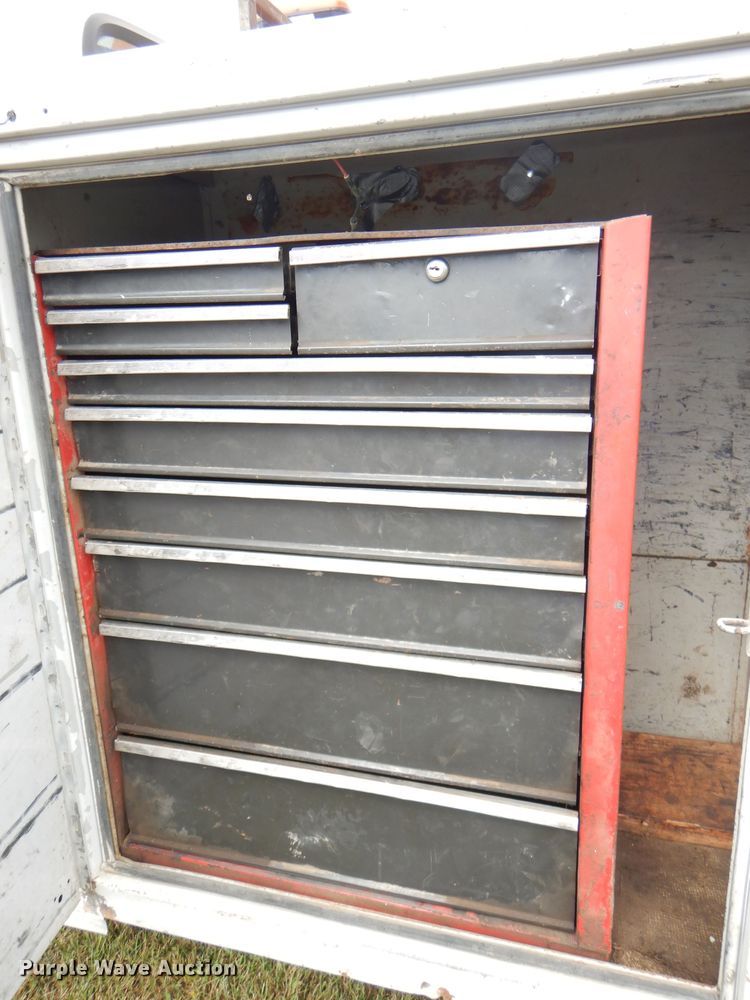 image for item DI2537 1997 Ford F350 XLT utility bed pickup truck