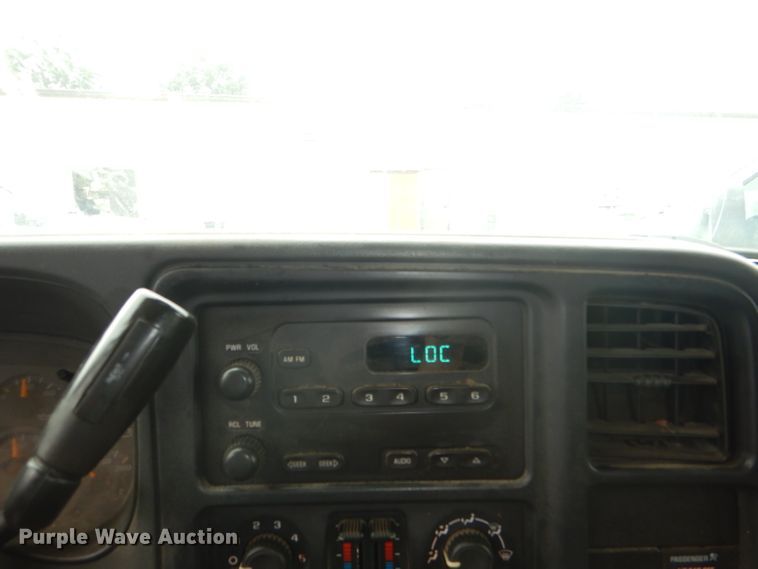 image for item DI2580 2004 GMC Sierra 2500HD Ext. Cab pickup truck