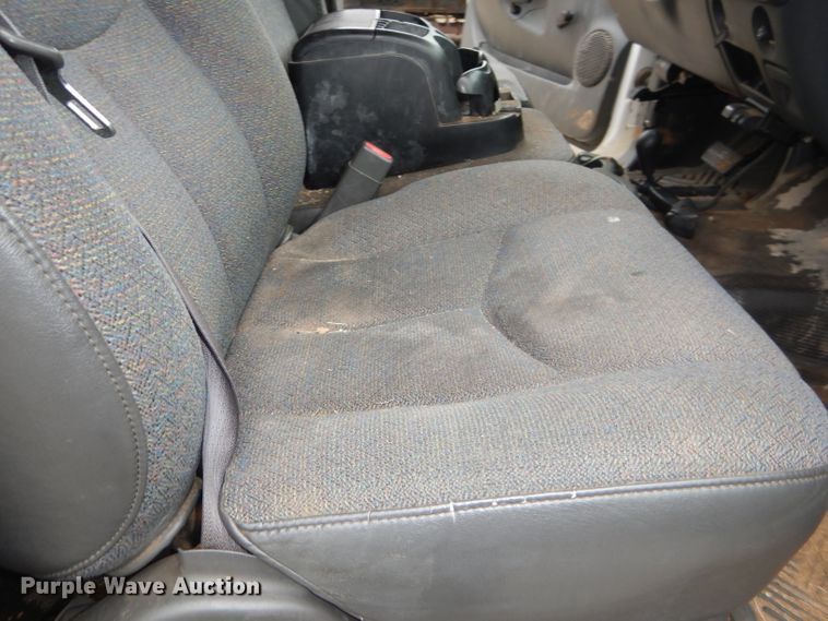 image for item DI2580 2004 GMC Sierra 2500HD Ext. Cab pickup truck