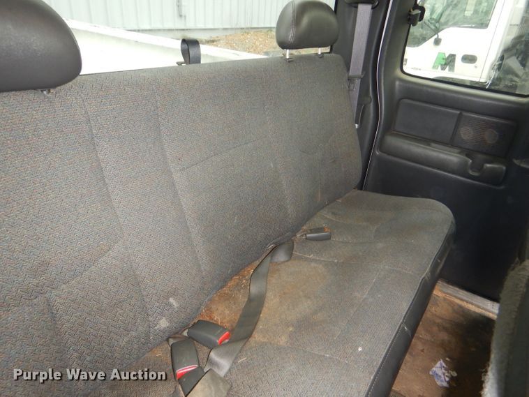 image for item DI2580 2004 GMC Sierra 2500HD Ext. Cab pickup truck