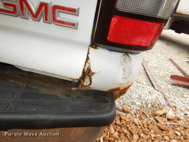 image for item DI2580 2004 GMC Sierra 2500HD Ext. Cab pickup truck