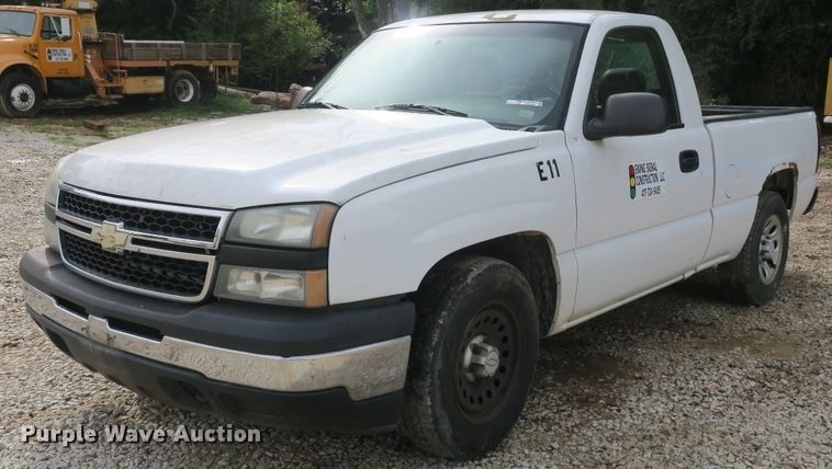 image for item EA9393 2006 Chevrolet Silverado 1500 pickup truck