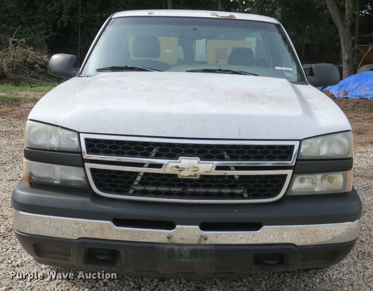 image for item EA9393 2006 Chevrolet Silverado 1500 pickup truck