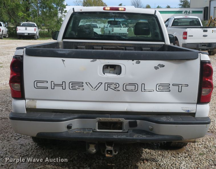 image for item EA9393 2006 Chevrolet Silverado 1500 pickup truck