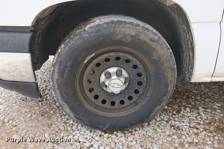 image for item EA9393 2006 Chevrolet Silverado 1500 pickup truck