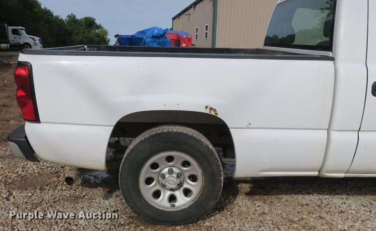 image for item EA9393 2006 Chevrolet Silverado 1500 pickup truck