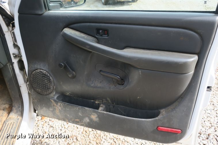 image for item EA9393 2006 Chevrolet Silverado 1500 pickup truck