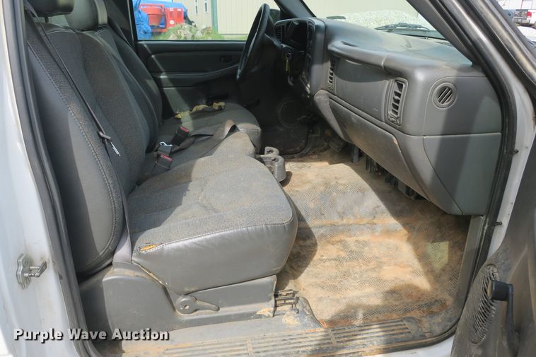 image for item EA9393 2006 Chevrolet Silverado 1500 pickup truck