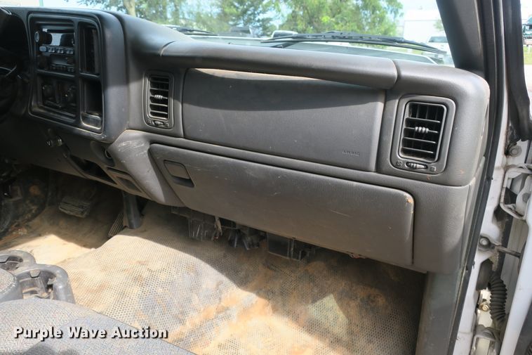 image for item EA9393 2006 Chevrolet Silverado 1500 pickup truck