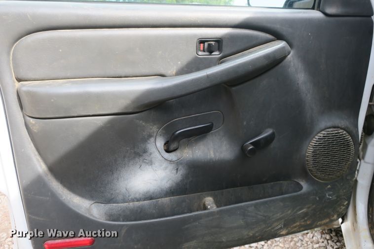 image for item EA9393 2006 Chevrolet Silverado 1500 pickup truck