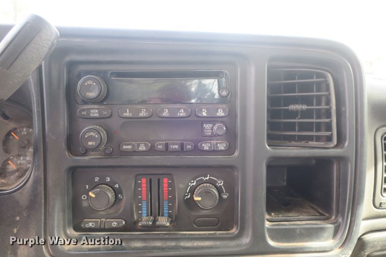 image for item EA9393 2006 Chevrolet Silverado 1500 pickup truck