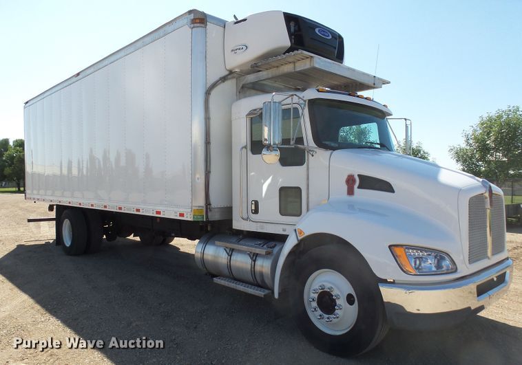 image for item EF9529 2018 Kenworth T270 refrigerated box truck