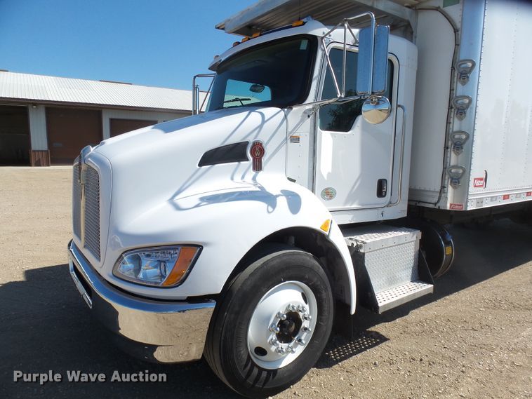 image for item EF9529 2018 Kenworth T270 refrigerated box truck