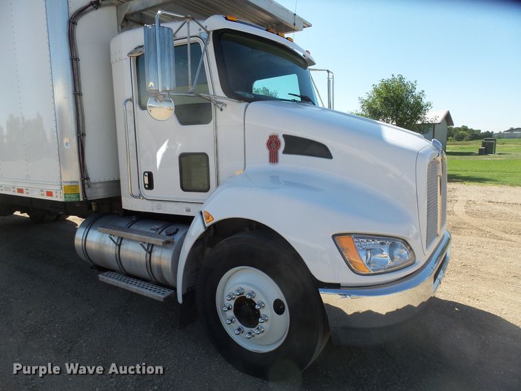 image for item EF9529 2018 Kenworth T270 refrigerated box truck