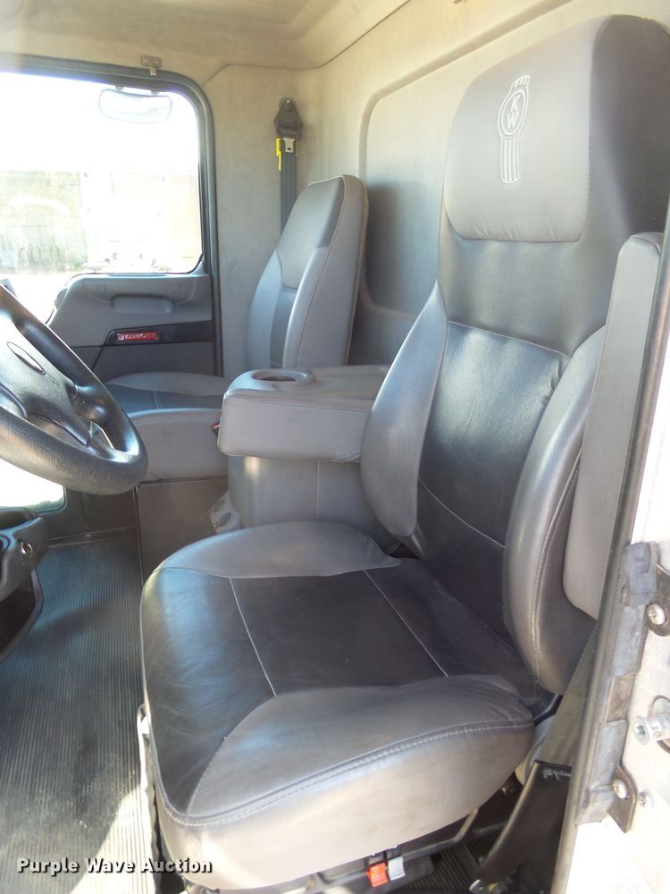 image for item EF9529 2018 Kenworth T270 refrigerated box truck