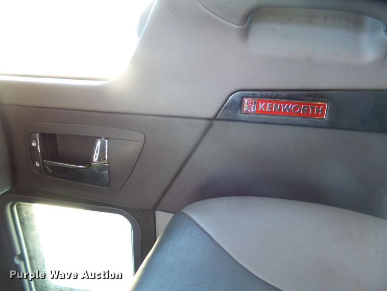 image for item EF9529 2018 Kenworth T270 refrigerated box truck