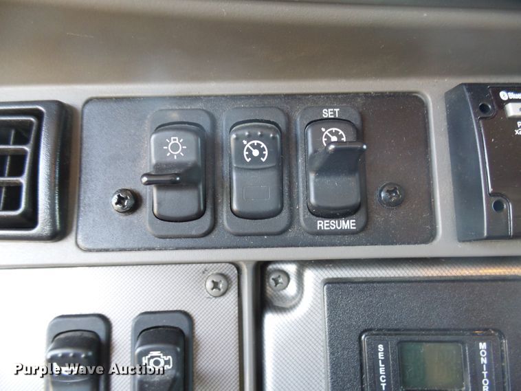 image for item EF9529 2018 Kenworth T270 refrigerated box truck