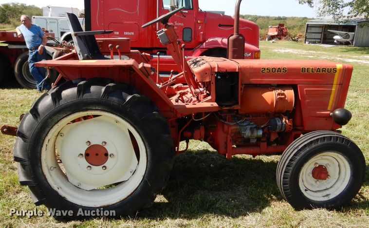 image for item EK9072 Belarus 250AS tractor
