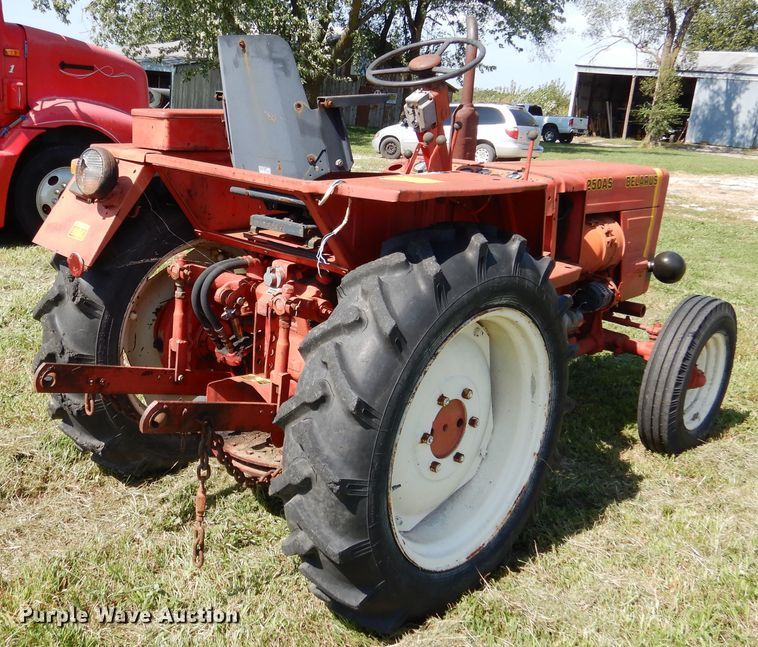 image for item EK9072 Belarus 250AS tractor