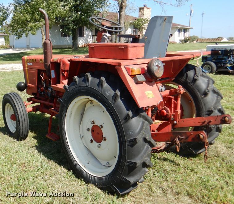 image for item EK9072 Belarus 250AS tractor