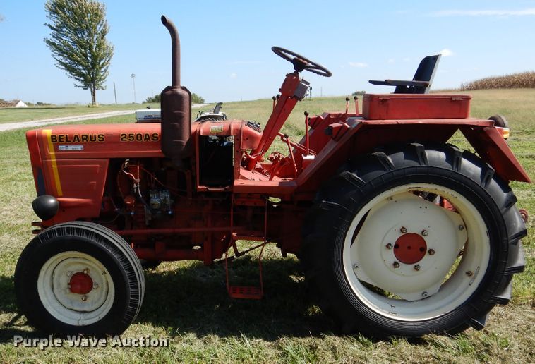 image for item EK9072 Belarus 250AS tractor