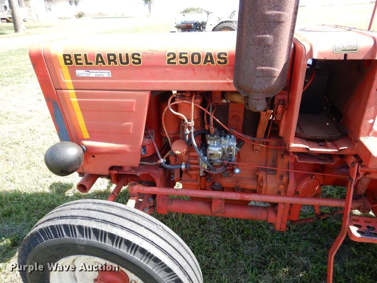 image for item EK9072 Belarus 250AS tractor