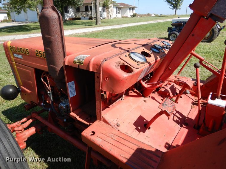 image for item EK9072 Belarus 250AS tractor